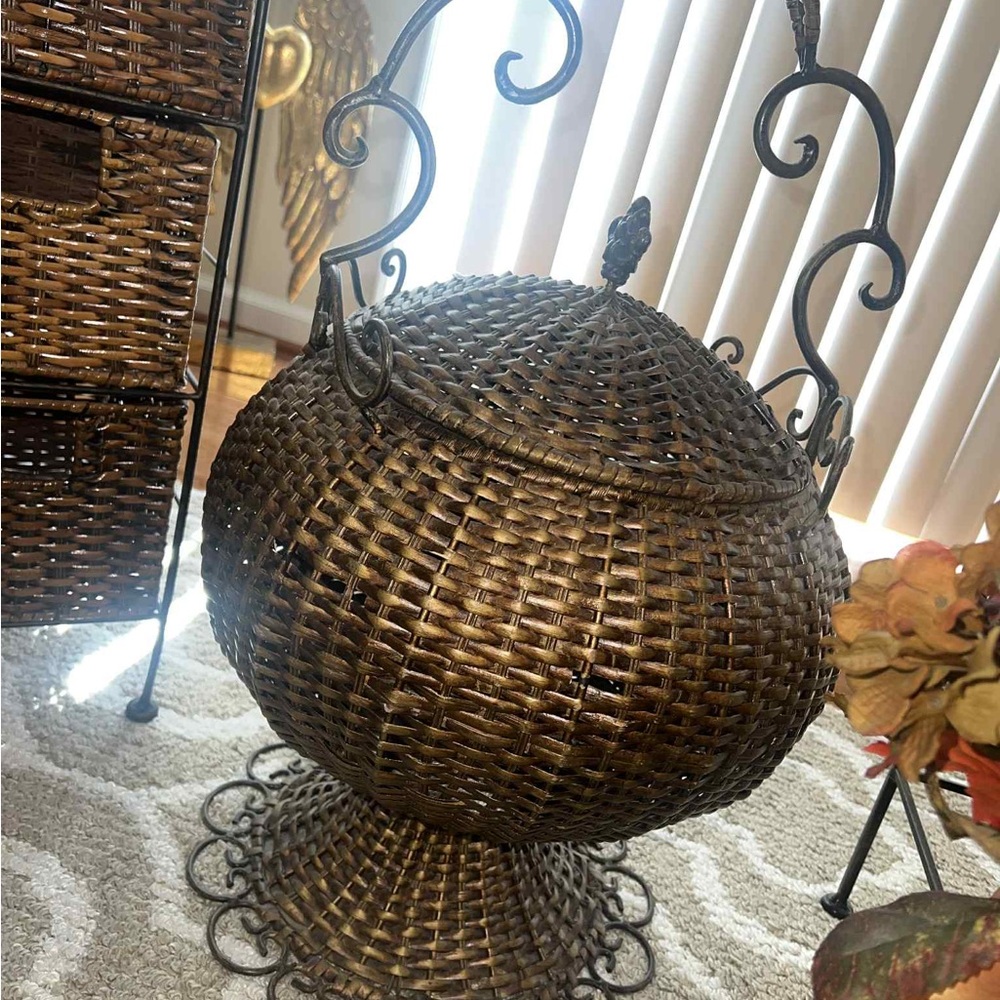 Elegant Brown Wicker Basket with Handle